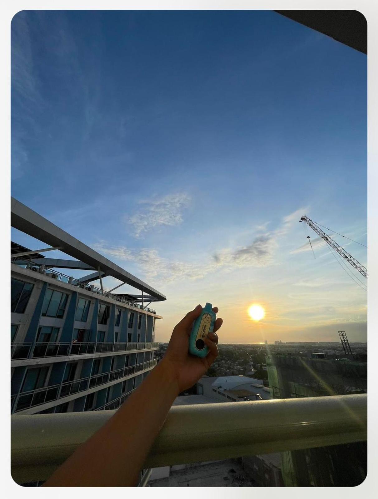 The Bahamas & Maldives Suites At Azure Residences Paranaque 15 Mins Manila Airport T3 エクステリア 写真