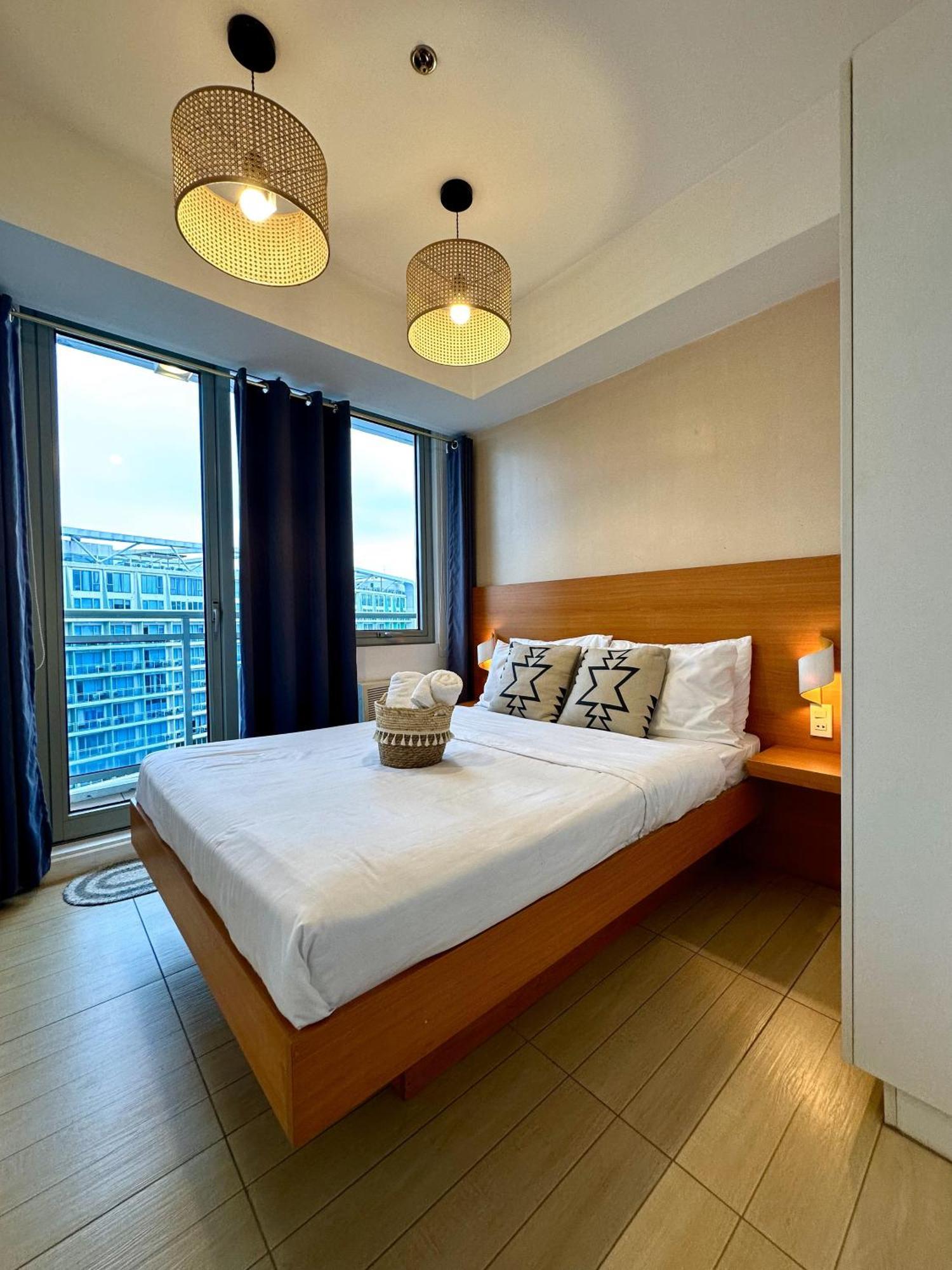 The Bahamas & Maldives Suites At Azure Residences Paranaque 15 Mins Manila Airport T3 エクステリア 写真