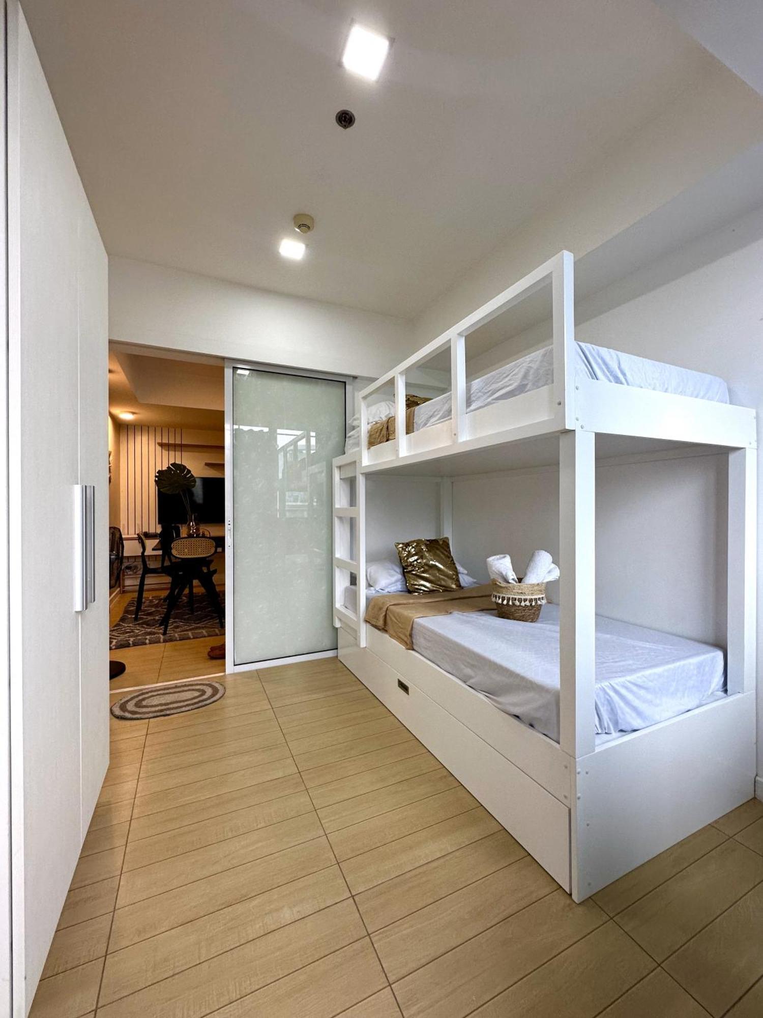 The Bahamas & Maldives Suites At Azure Residences Paranaque 15 Mins Manila Airport T3 エクステリア 写真