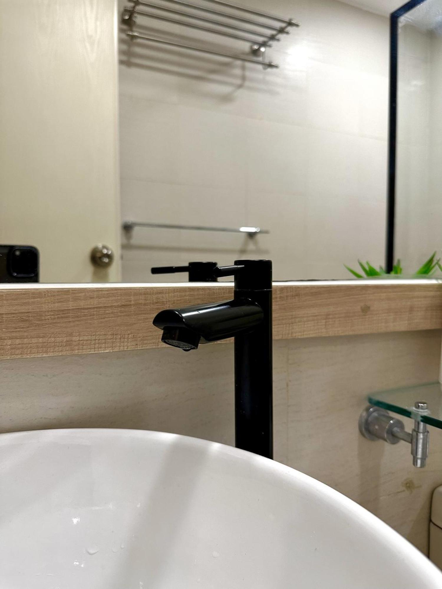 The Bahamas & Maldives Suites At Azure Residences Paranaque 15 Mins Manila Airport T3 エクステリア 写真