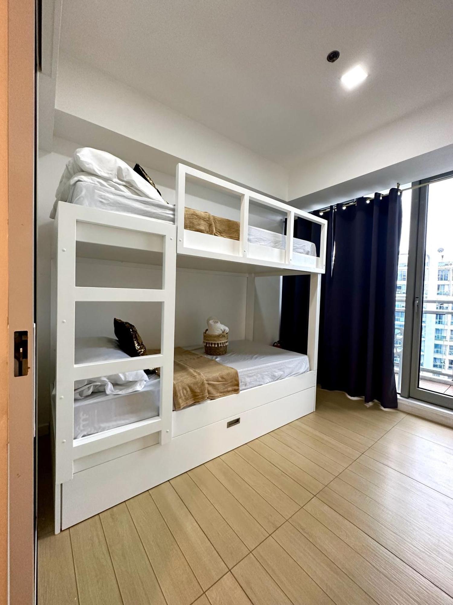 The Bahamas & Maldives Suites At Azure Residences Paranaque 15 Mins Manila Airport T3 エクステリア 写真