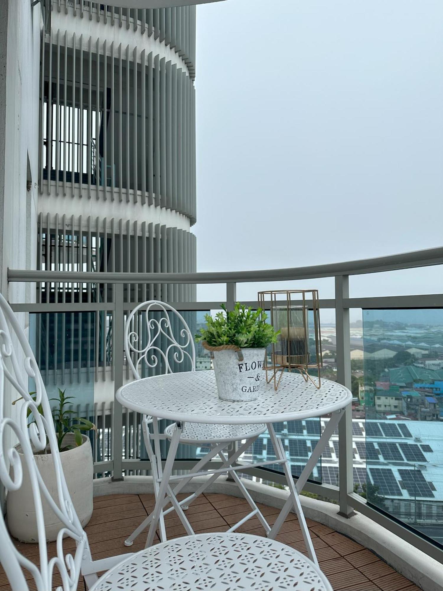 The Bahamas & Maldives Suites At Azure Residences Paranaque 15 Mins Manila Airport T3 エクステリア 写真