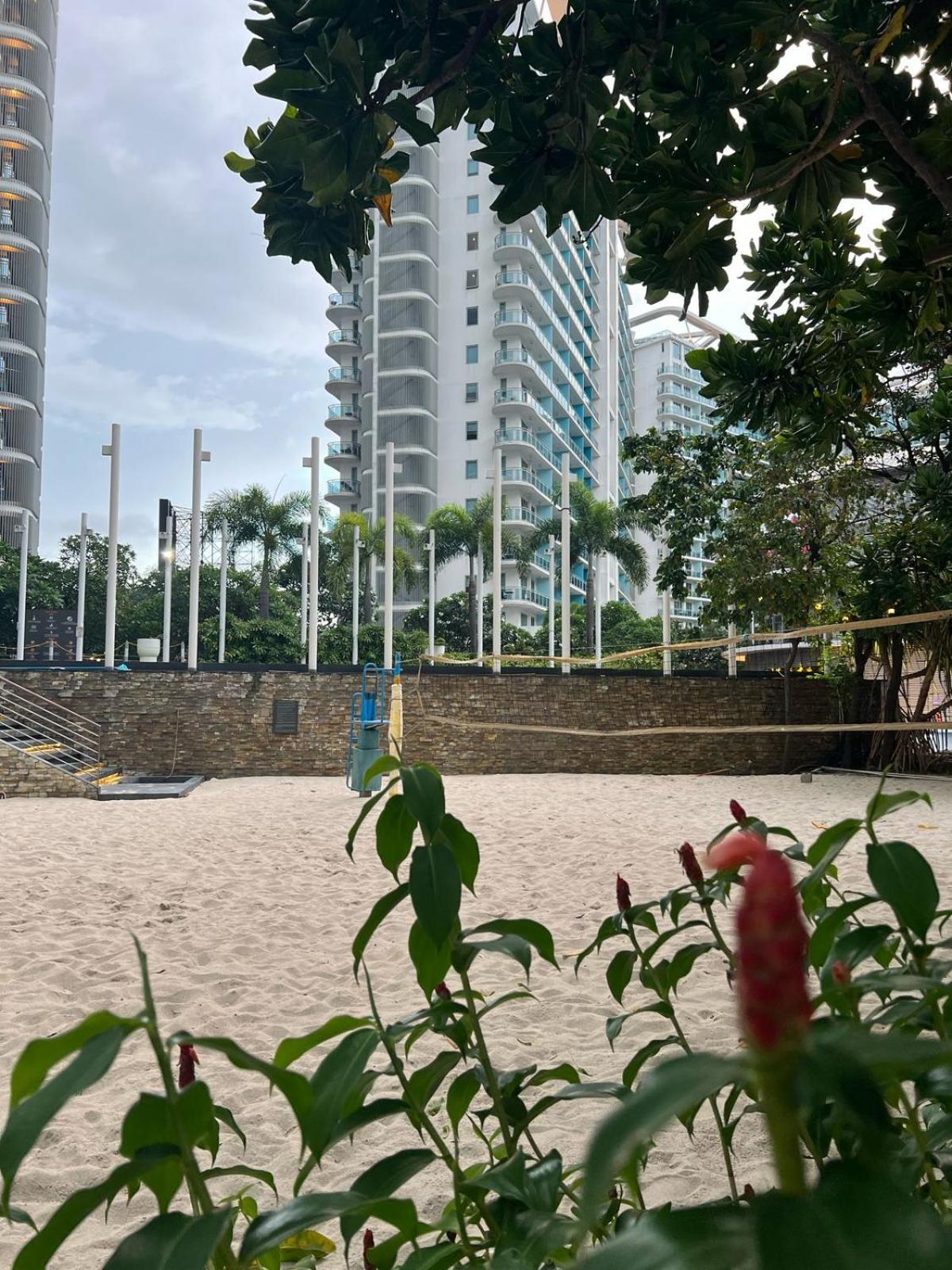 The Bahamas & Maldives Suites At Azure Residences Paranaque 15 Mins Manila Airport T3 エクステリア 写真